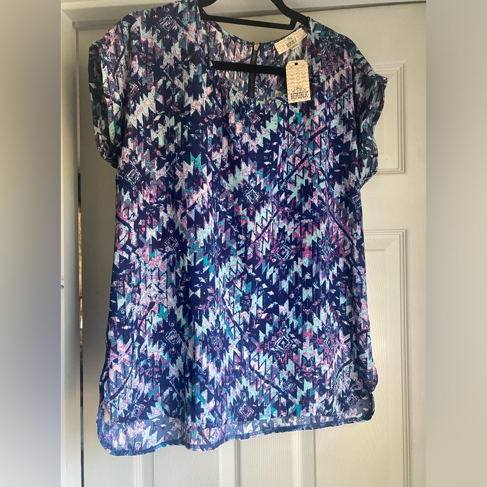NEW Vibrant Multicolor Geometric Women's Blouse SIZE XL PINK REPUBLIC TOP